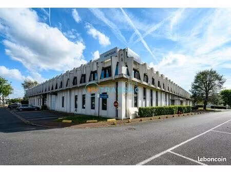 local bureaux 920 m²