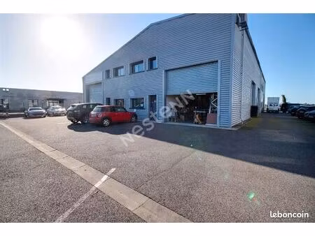 entrepôt 144 m² gratentour