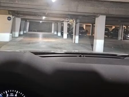 parking double spacieux ss