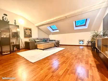 loft 4 pièces 84 m²