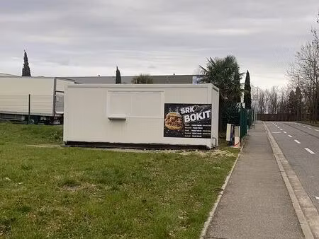 local cuisine professionnel 30 000