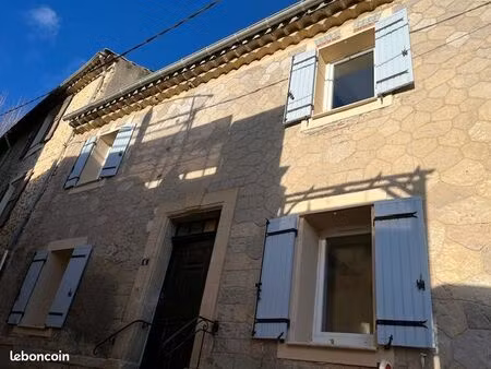 location maison de village