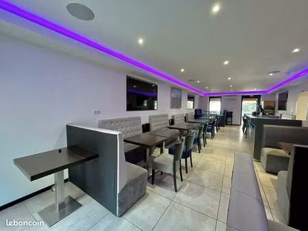 local commercial 200 m² le luc