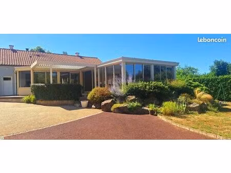 maison avec piscine d'intérieure  sauna  jardin  garage  atelier