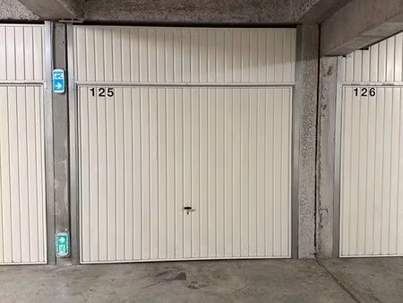 garage fermé sécurisé