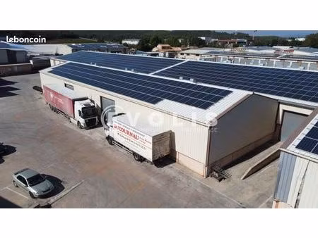 local industriel 674 m²