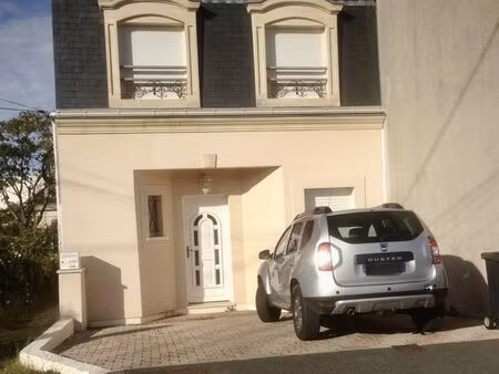 maison à étage 89 m² – 3 chambres – jardin – parking - proche commodités – mérignac mondés