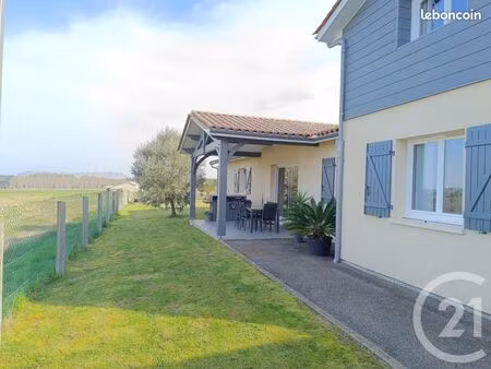 maison 8 pièces 144 m²