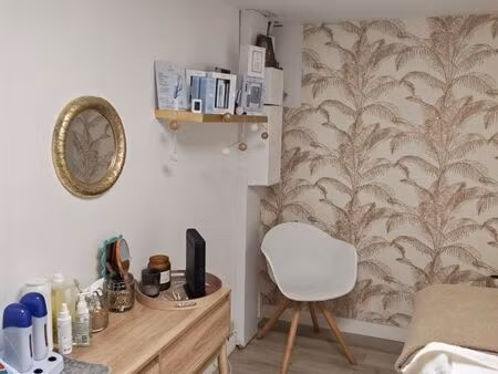 cabine dans centre médical esthétique pluridisciplinaire