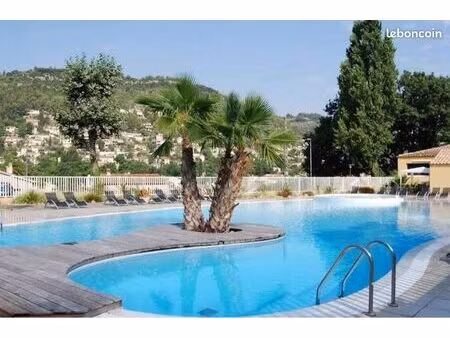 maison 2 chambres dans résidence avec piscine