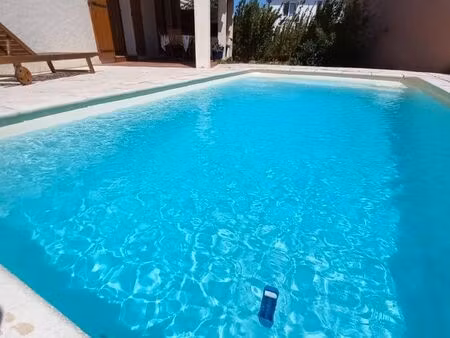 villa 4 faces  de 133 m² habitables + cave de 50 m2 + combles aménagés de 20m2 avec fenêtr