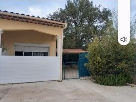 f2 40 m2 au calme avec grande terrasse exterieure de 37m2 facile d'accès et pour se garer 