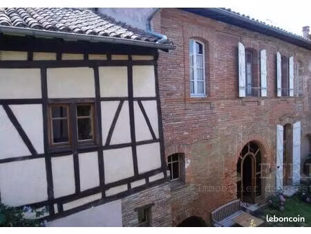 maison de caractère – 230 m² – 8 pièces