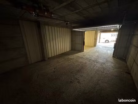 garage/ box de stockage 25 m²