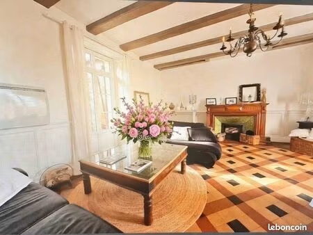 maison 5 pièces 266 m2