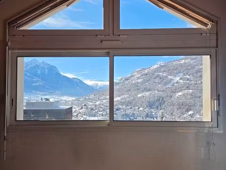 location meublée 6 mois – appartement lumineux balcon – parking – briançon