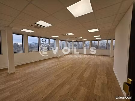 bureaux 111 m²