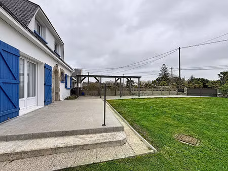 maison traditionnelle de 111m² - 4 chambres  terrain clos  garage et carport - plouhinec