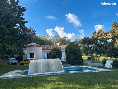villa traditionnelle de type 4 de 120m2 habitable sur 5043m2 de terrain avec piscine couve