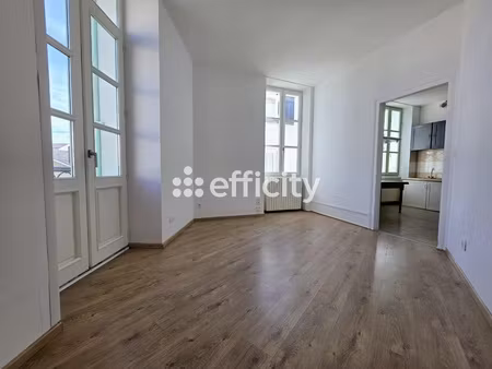 immeuble 10 pièces - 210 m²