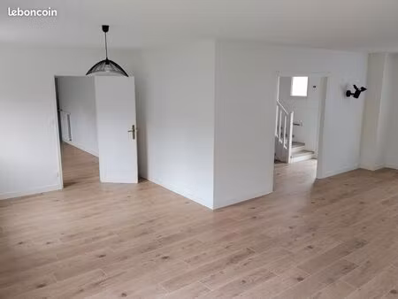 maison familiale proche écoles  commerces  transport en commun