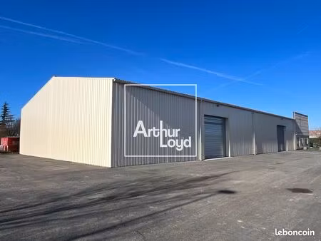 local d'activité 1 206 m²