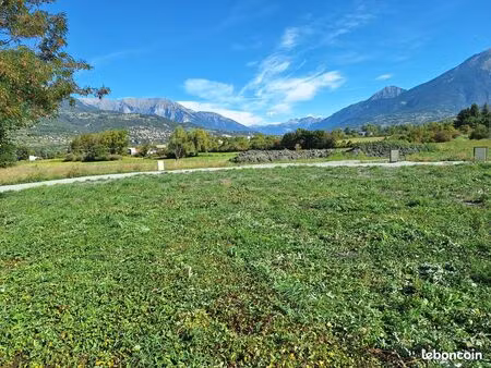 vends terrain à bâtir viabilisé