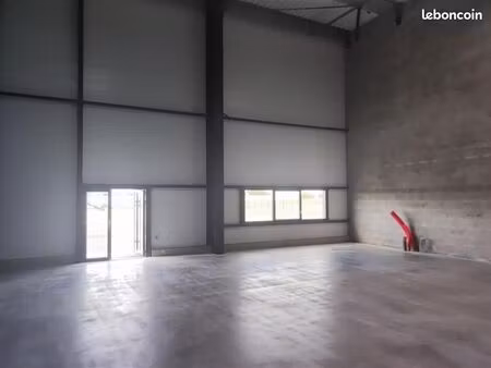 local 350 m²