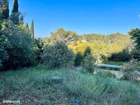 terrain 1 680 m² aubagne
