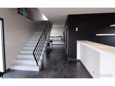 batiment en bord rn165 vannes/nantes