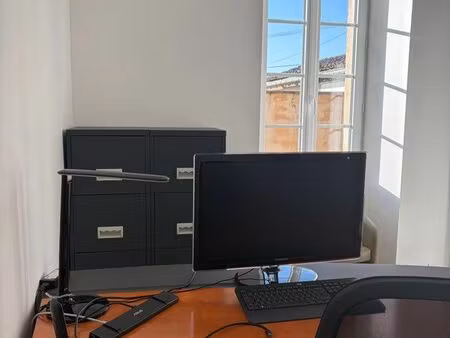 bureau meublé 8 m² – fibre – parking – accès cuisine