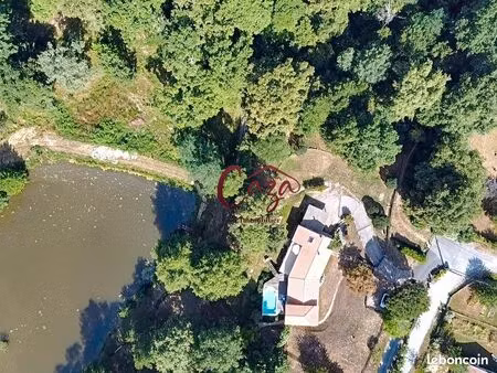 maison 8 pièces 196 m²