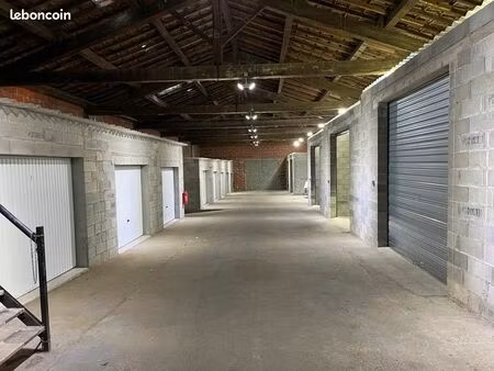 box garage 13m2 100% sécurisé dans entrepôt