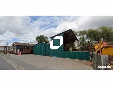 local d'activité 300 m²