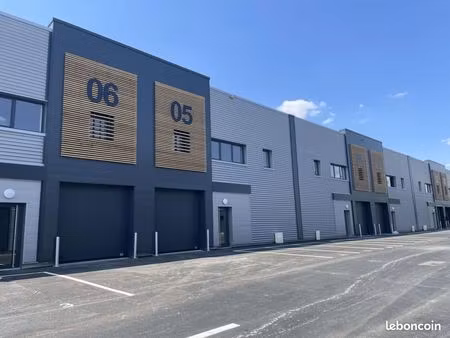 local industriel 277 m²