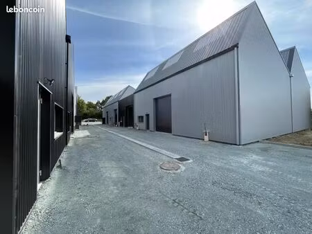 local d'activité 211 m²