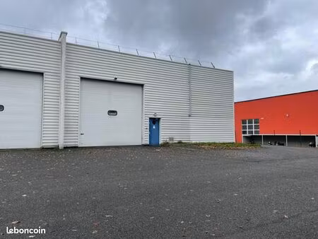 local d'activité 630 m²