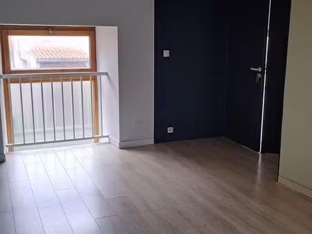local 70 m² clisson