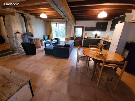 charmante maison à la campagne  90 m²  meublée  à louer