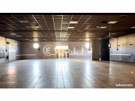 local d'activité 800 m²