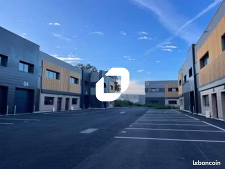 local d'activité 352 m²