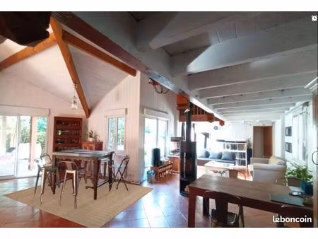 maison 180m2 avec piscine chauffée