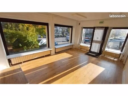 local local commercial de 60m2 centre ville
