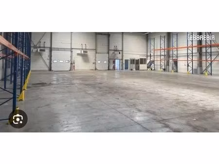 recherche ​location ponctuelle entrepôt pour évènement