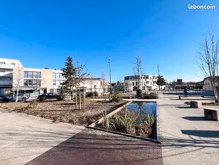 gradignan centre dans pôle de santé bureaux climatisés 98 m² avec terrasse