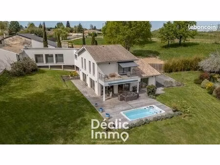 villa 6 pièces 210 m²