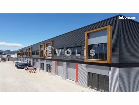 local d'activité 1 279 m²