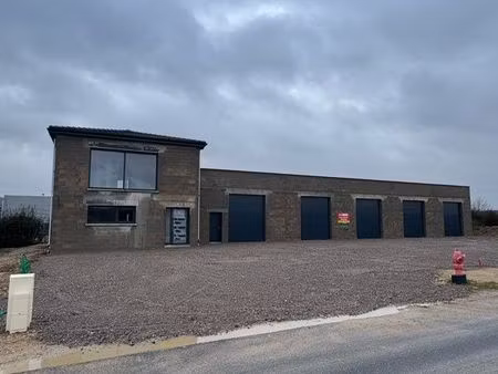 bureau et entrepôt neuf