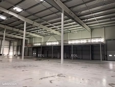 local industriel 4 804 m²