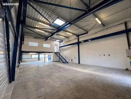 a louer bureaux/entrepots